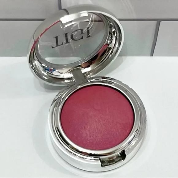 TIGI Cosmetics Lovely Glow Blush - Picture 1 of 1